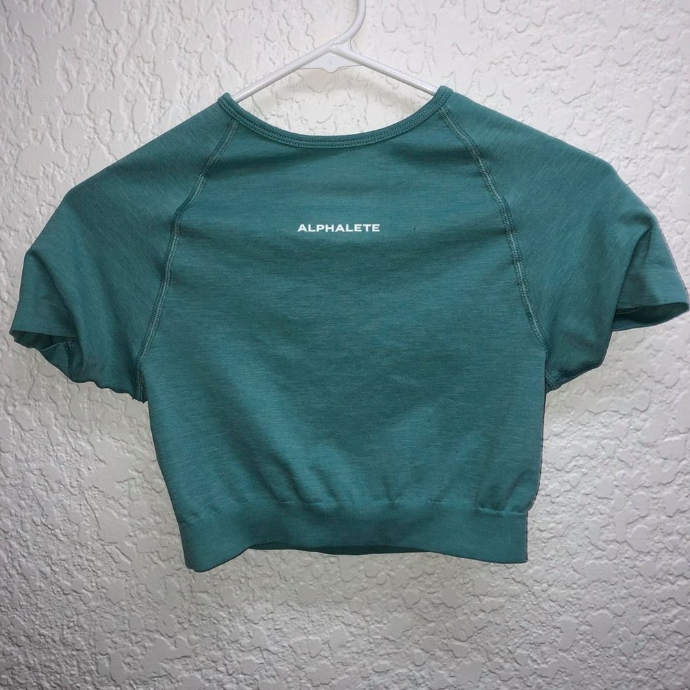 Alphalete crop top